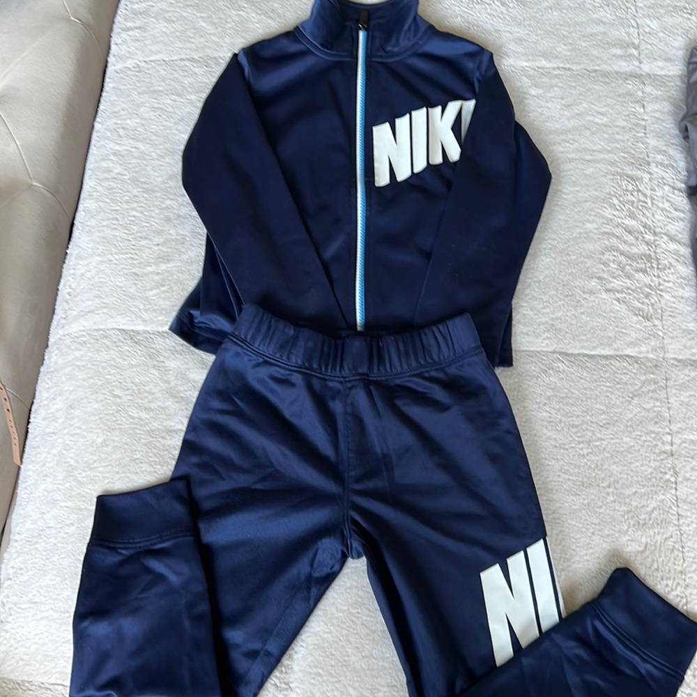 Boys Nike summer lightweight sweatsuit